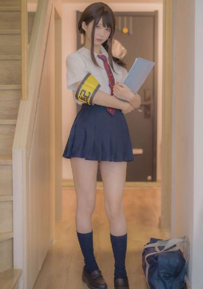 不扣钮的女孩